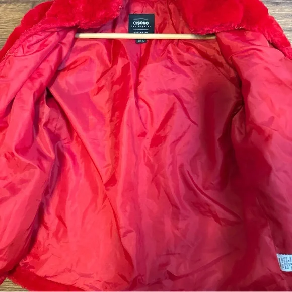 Galentines fur statement piece feminine fur coat - Picture 3 of 4